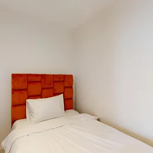 شقة Greenfuture - A A Tower - Two Bedrooms, دبي